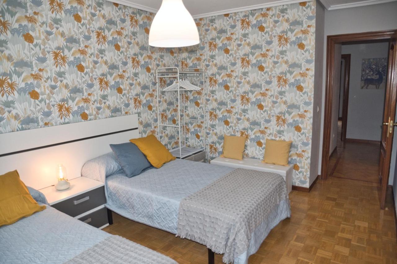 La Villa De Lore, Piso Completo Apto 6 Personas Con Garaje أفيليس المظهر الخارجي الصورة